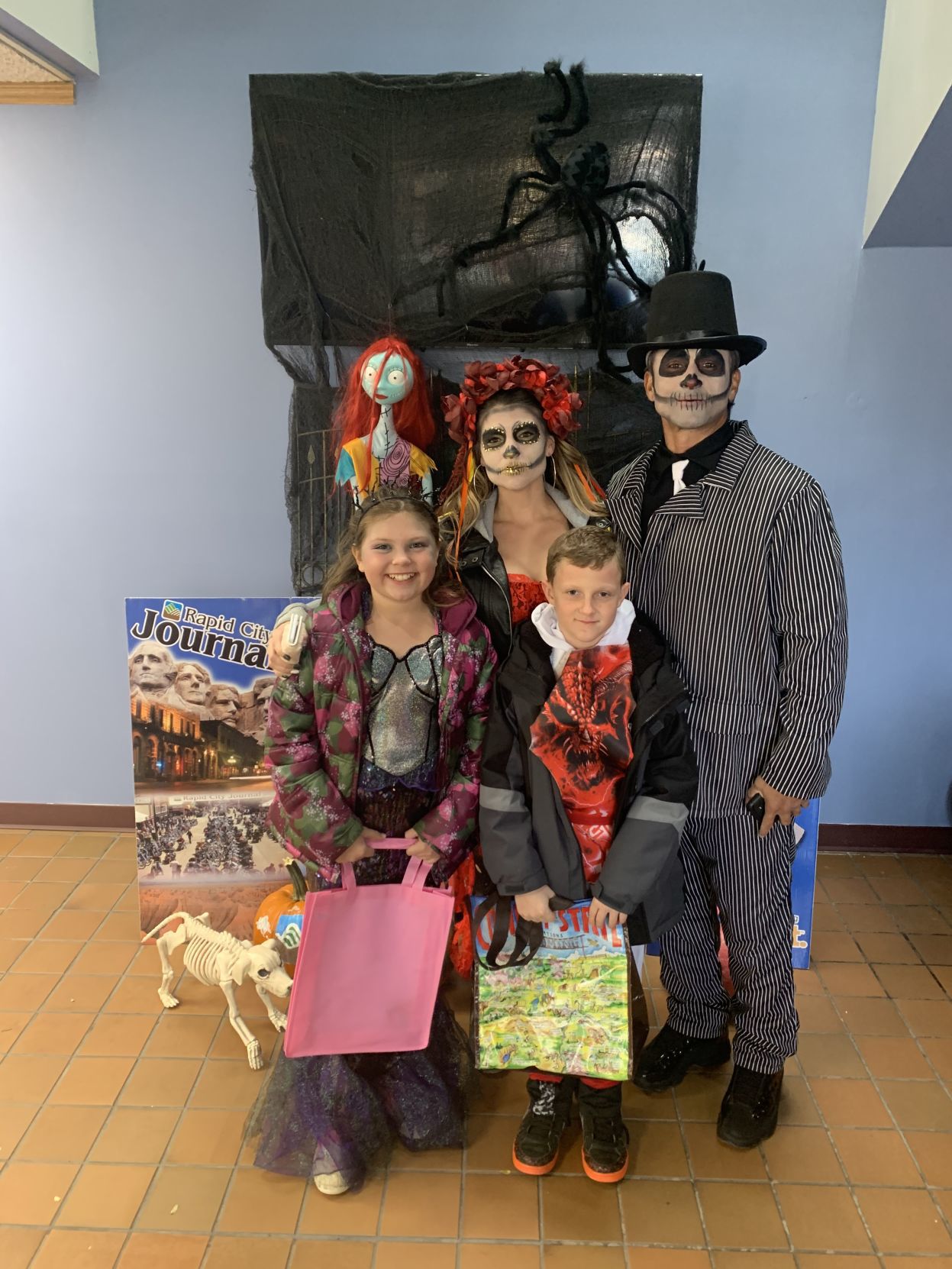 Halloween Pictures to run in Thursday's paper 040.JPG